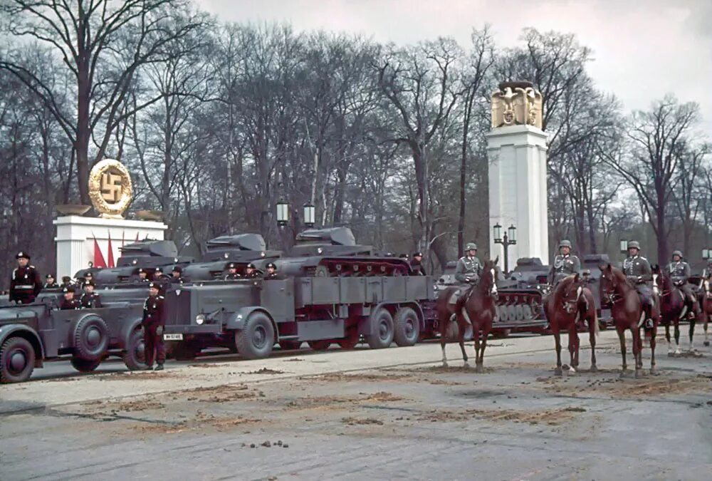 Апрель 1939 года. Берлин 1939. Германия Берлин 1939. Парад в Берлине 1939. Германия 1940 Берлин.