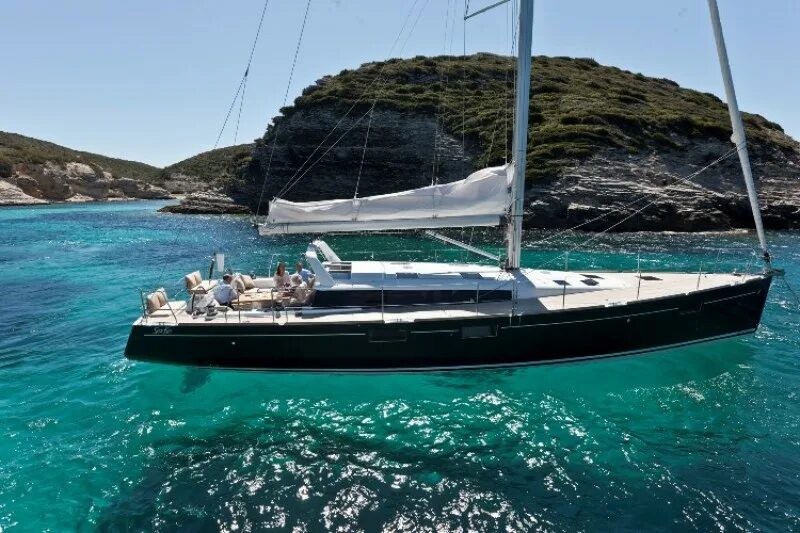 Блумер яхта. Beneteau sense 55. парусная яхта beneteau sense 46. beneteau oceanis 55. океанис 55 яхта.