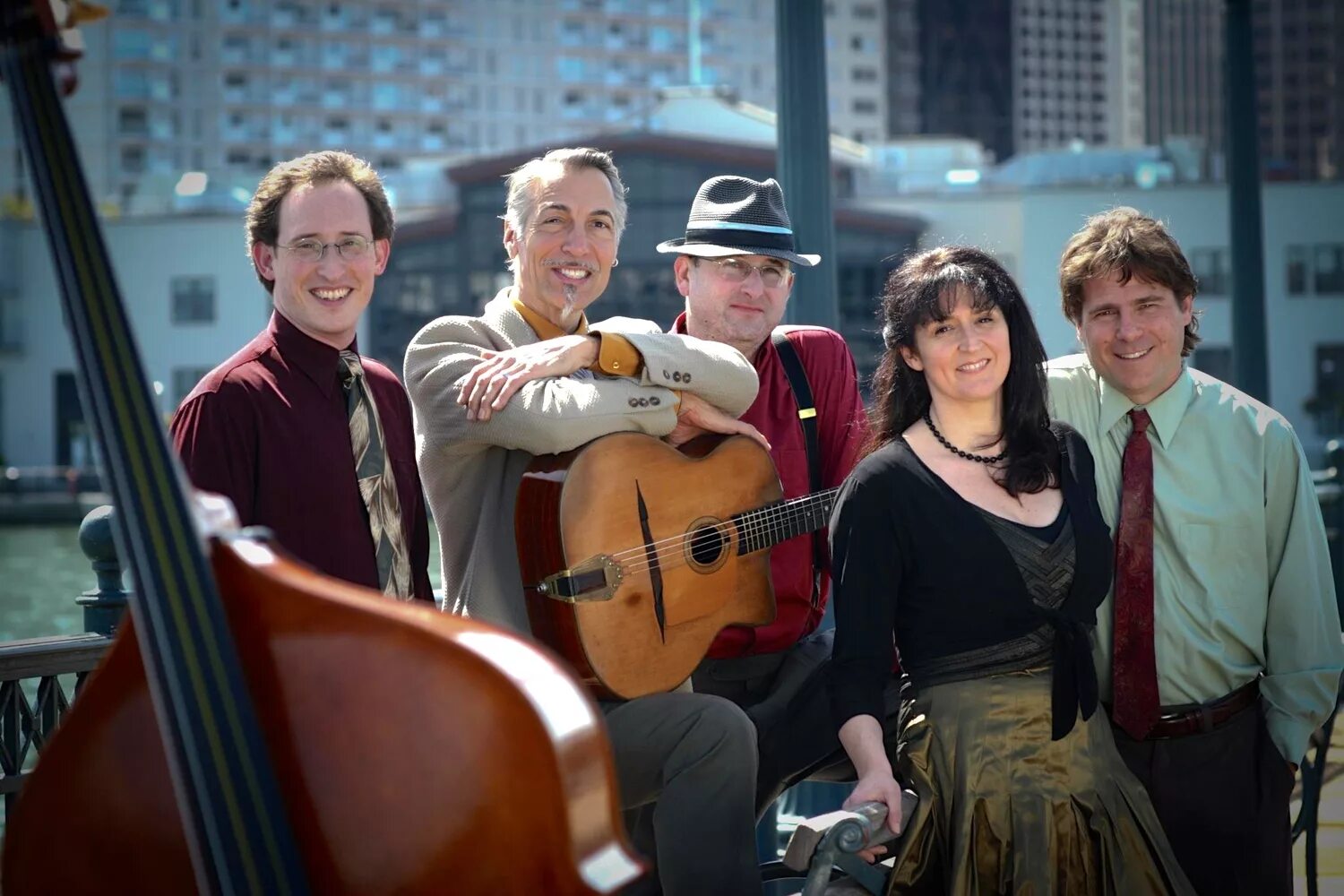 Foreign songs. Перевод иностранных песен. Песня иностранная почему. Despacito daddy yankee. Despacito луиса фонси.