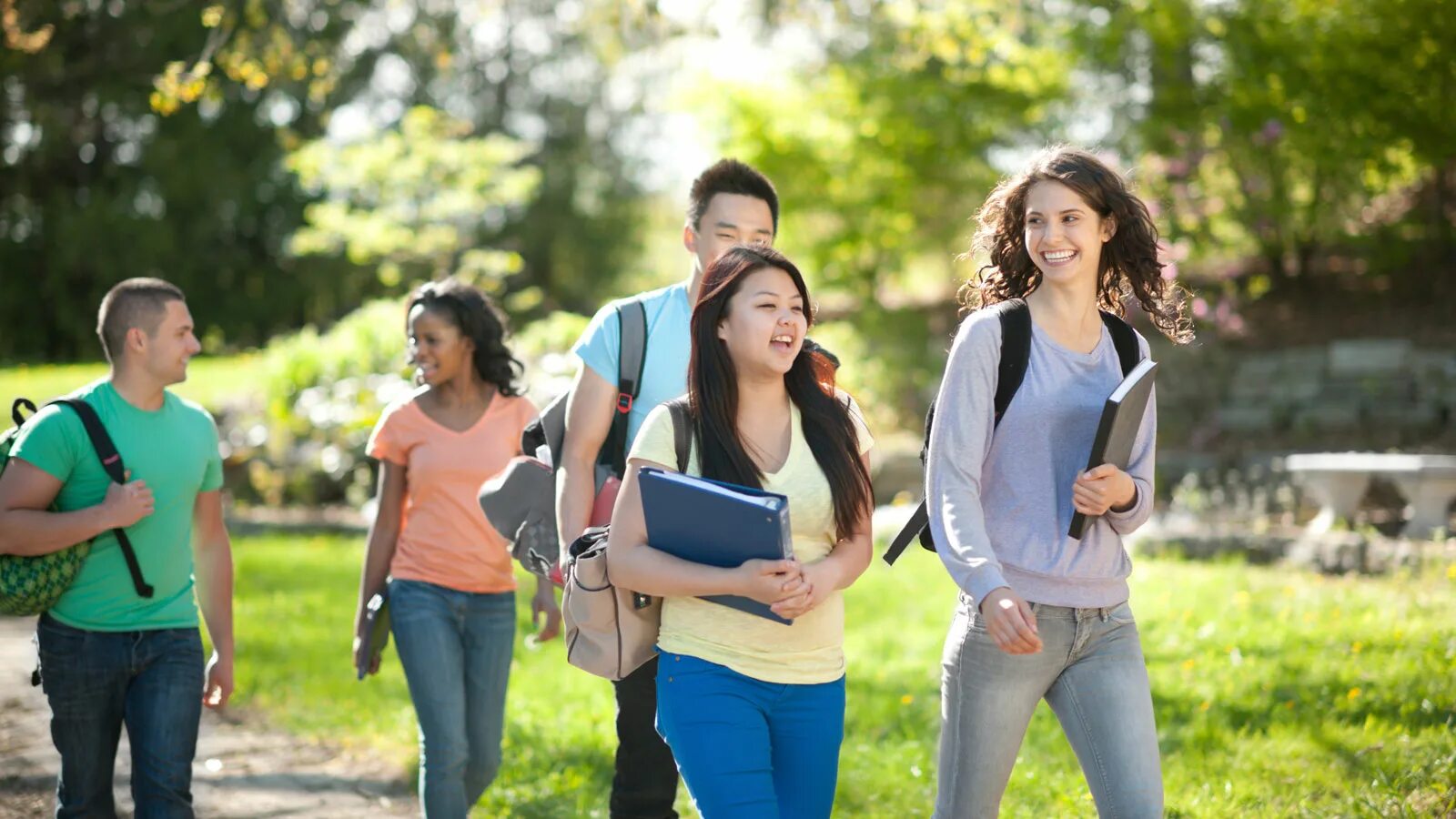 Students use their. Отношения колледж студент. college life. students vary. фото студентов шла пятая пара.