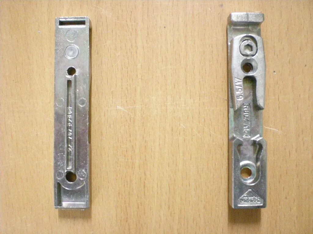 Планка roto centro. Roto 550131 ответная планка. Roto(centro. Планка roto centro. Планка ответная поворотно-откидная опорная roto 384944.