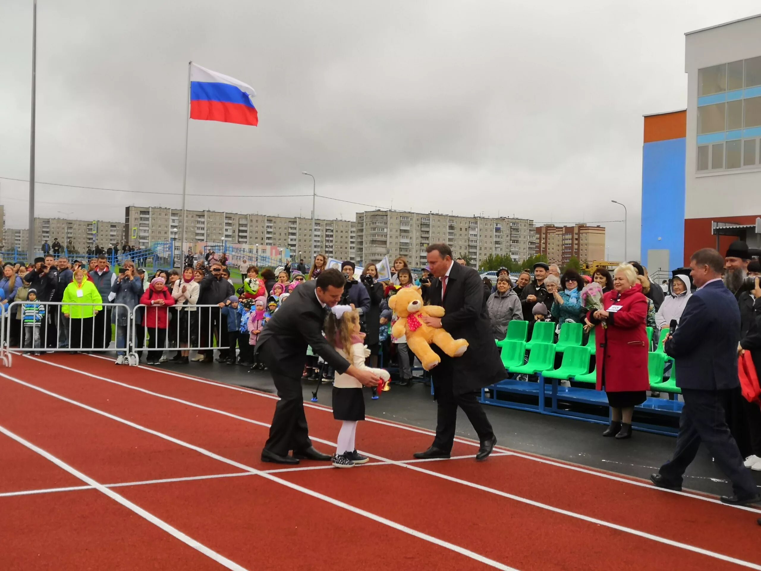 Школа 100 Нижний Тагил. Нижний Тагил Свердловская область школа 100. Школа 100 Нижний Тагил Гальянка. 100 Школа Нижний Тагил внутри. Сайт нижнего тагила новости