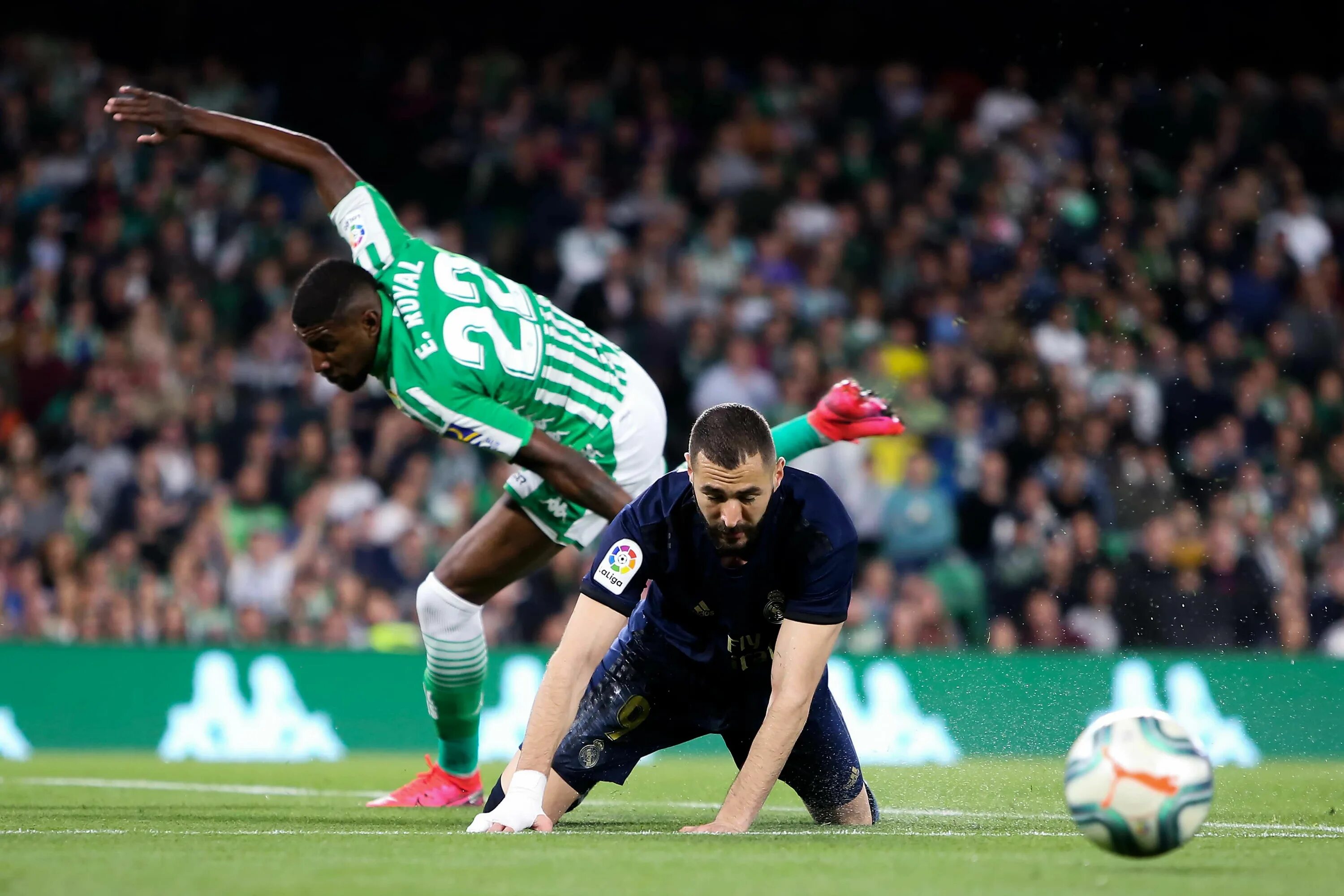 Реал Бетис. Ашиль Эмана Betis. Бетис в Лиге чемпионов. Лига Европы – Бетис.