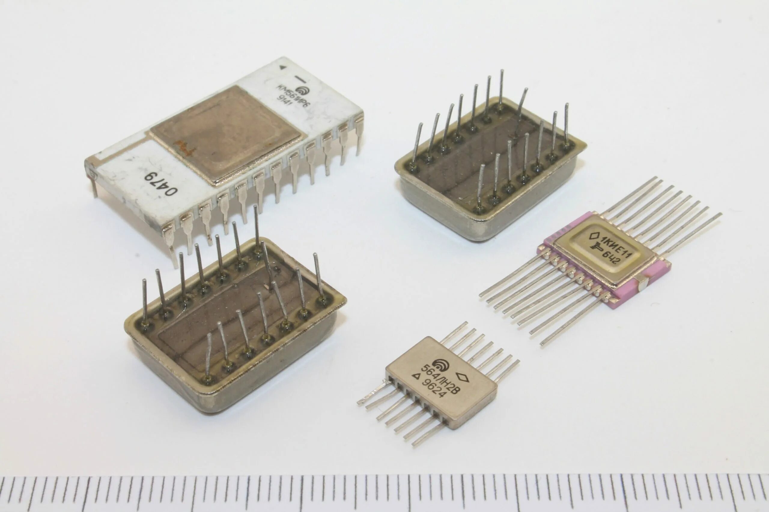 Микросхемы содержащие драгметаллы 1ктм2. Сколько микросхем. Корпуса микросхем 20 pin даташит. Микросхемы с малой степенью интеграции. Производство микросхем в мире по странам.