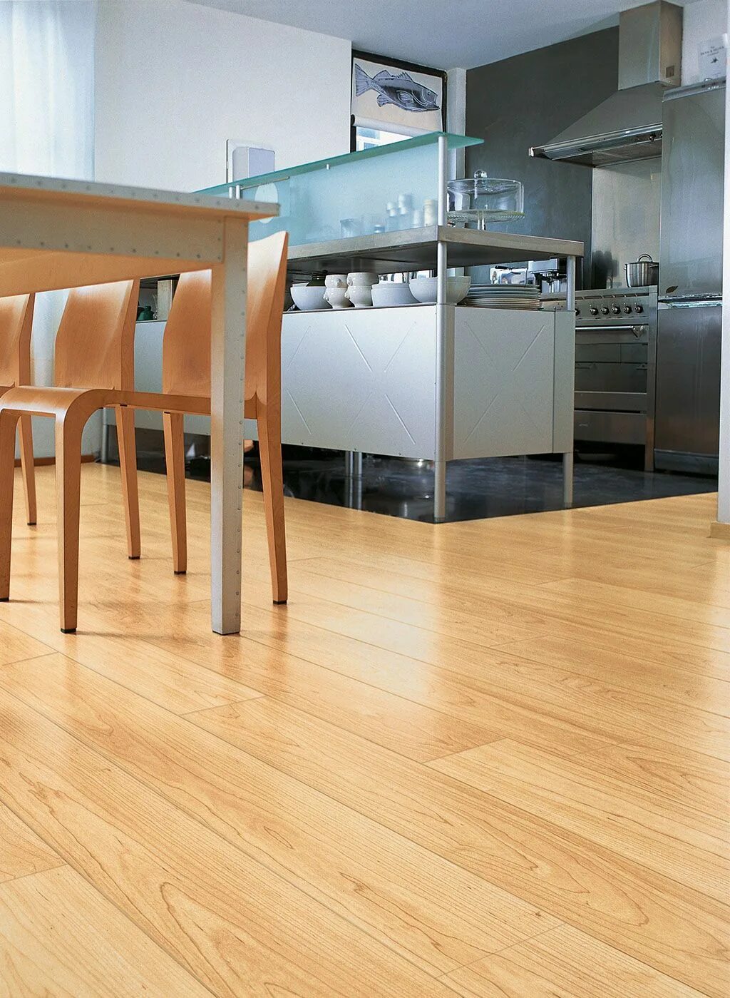 Quick step floor. Ламинат quick step. ламинат клен айс. ламинат на кухне. ламинат цвет клен.