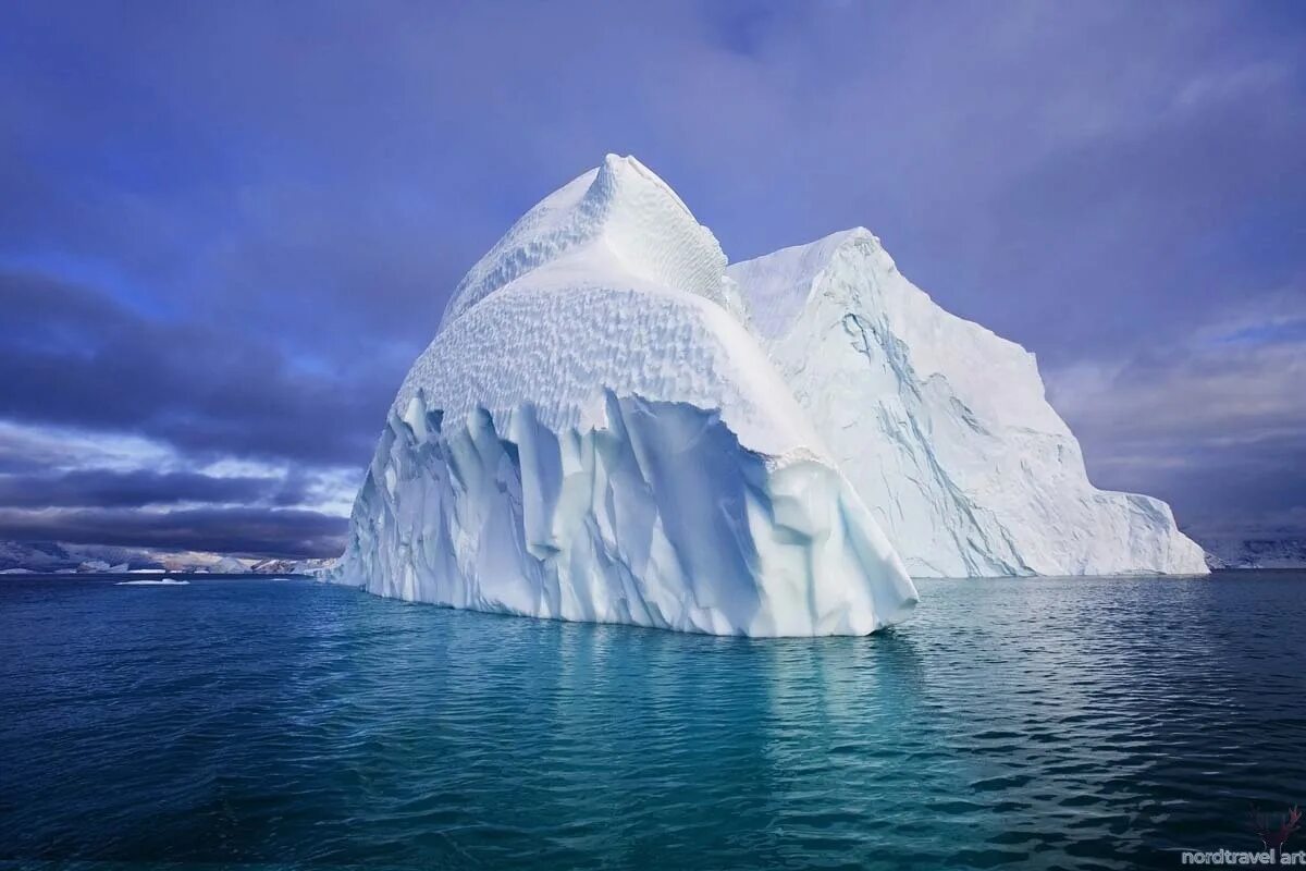 Айсберг в океане текст. Ледник Франца-Иосифа. Земля Франца Иосифа Айсберг. Земля Франца Иосифа ледники. Исландия айсберги.
