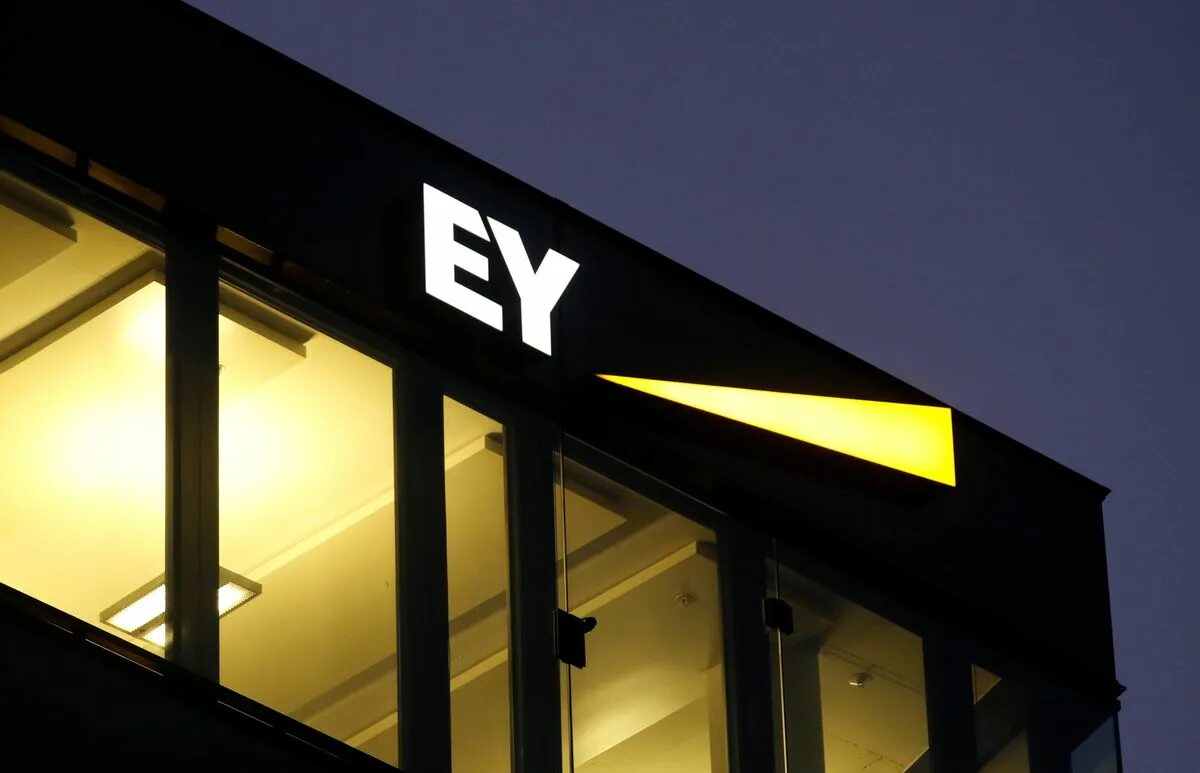 Ernst & Whinney. Ernst & young (Ey). Ernst young логотип. Ernst and young офис здание.