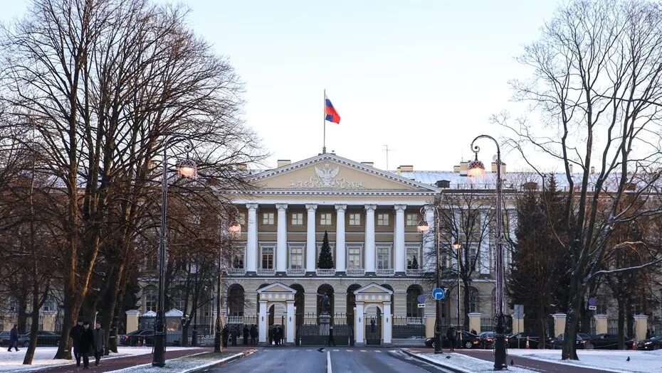 Петербургские депутаты обвинили Смольный в интригах Новости политики Известия 26