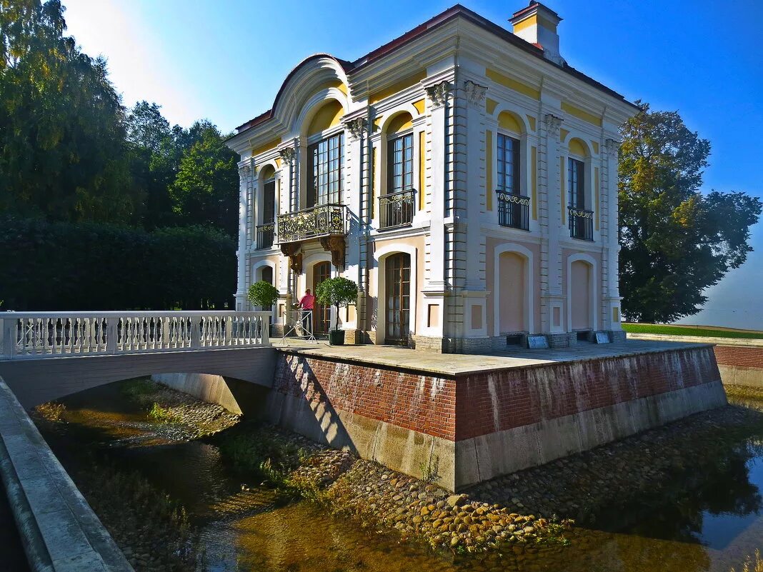 Дворец эрмитаж в петергофе. Дворец эрмитаж в петергофе. Малый дворец эрмитажа петергоф. Дворец эрмитаж в петергофе. Павильон эрмитаж(в нижнем парке петергофа).