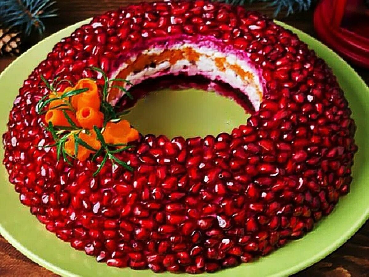 Салат гранатовый браслет, шапка Мономаха