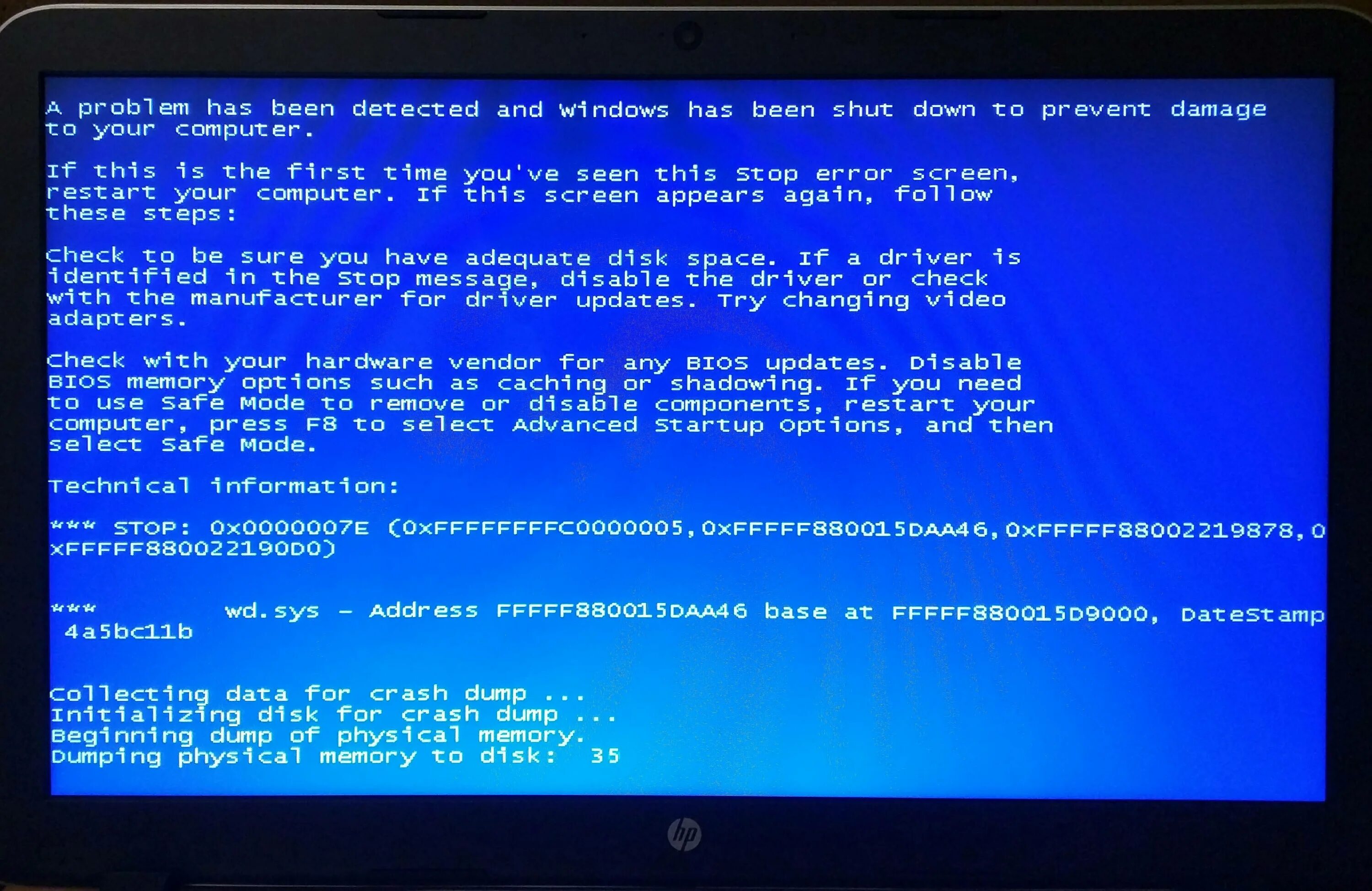 Синий экран. Синий экран смерти Windows 7. Экран ошибки. Экран бсод виндовс 7.