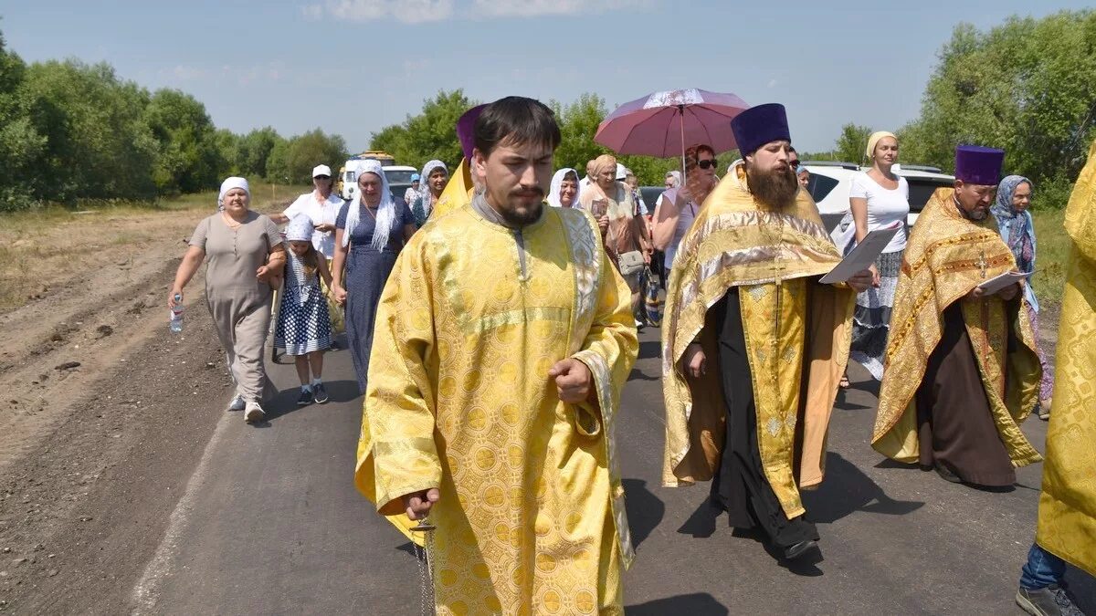 Спасский рязанский погода на неделю. Крестный ход в Рязани сегодня в честь Василия Рязанского. Крестный ход в Шацке Рязанской области. Крестный ход в Спасске Пензенской.