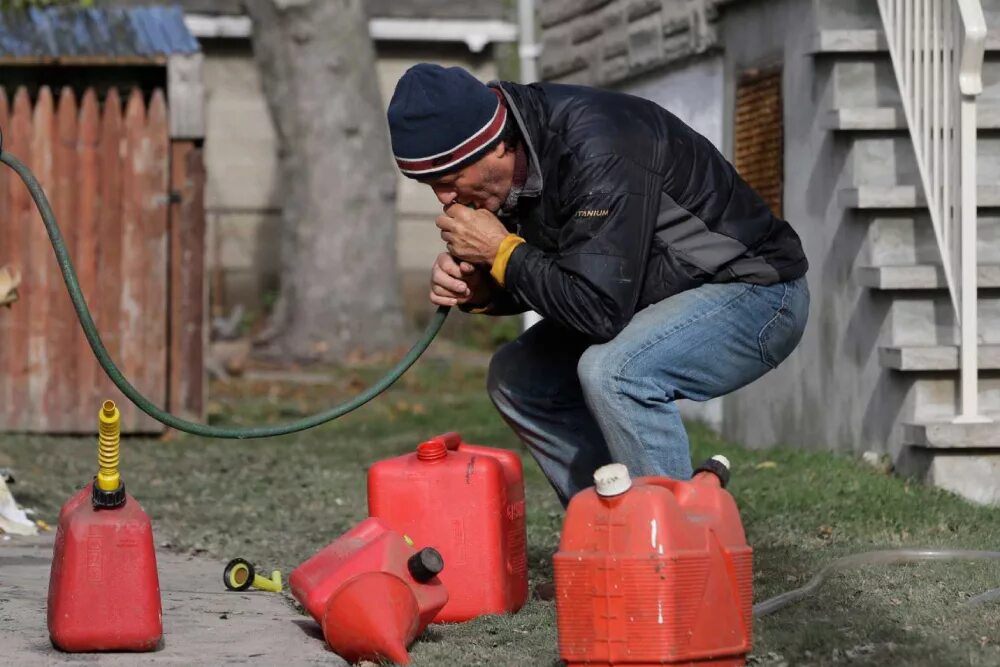 Закончилась солярка. Азс 80 сша. Закончилась солярка. Бензина нет. Закончилась солярка.