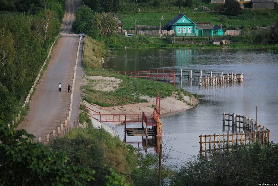 Водоем возле плотины