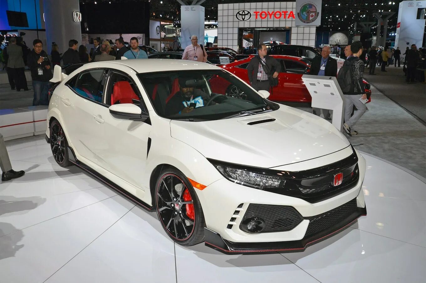 Хонда 2023 года. Honda Civic 2023. Honda Civic Hatchback 2021. Honda Civic Type r 2018 White. Honda Civic Type r 2021 White.