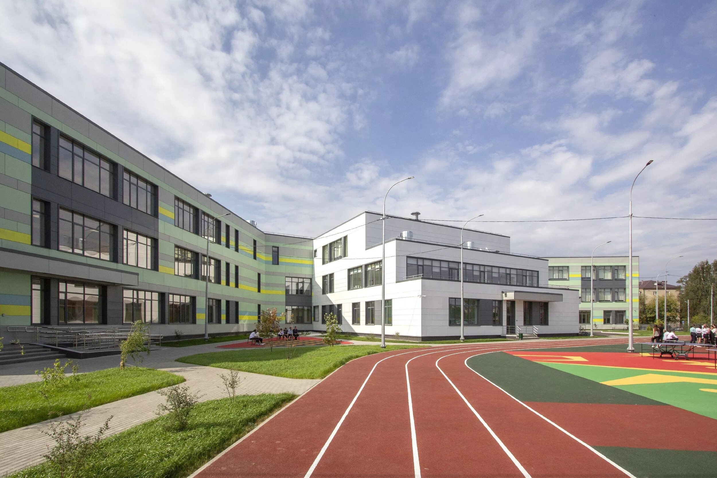 Здания общеобразовательных школ. Фасад школы. 2 парковая улица москва детский сад. Детский сад 2677 измайлово. Школа в дании.