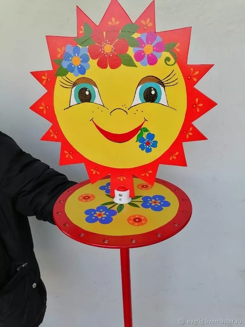 Карусель на масленицу. Карусель с ленточками на масленицу. Ленточная карусель. Ленточки на масленицу. Ленточная карусель.