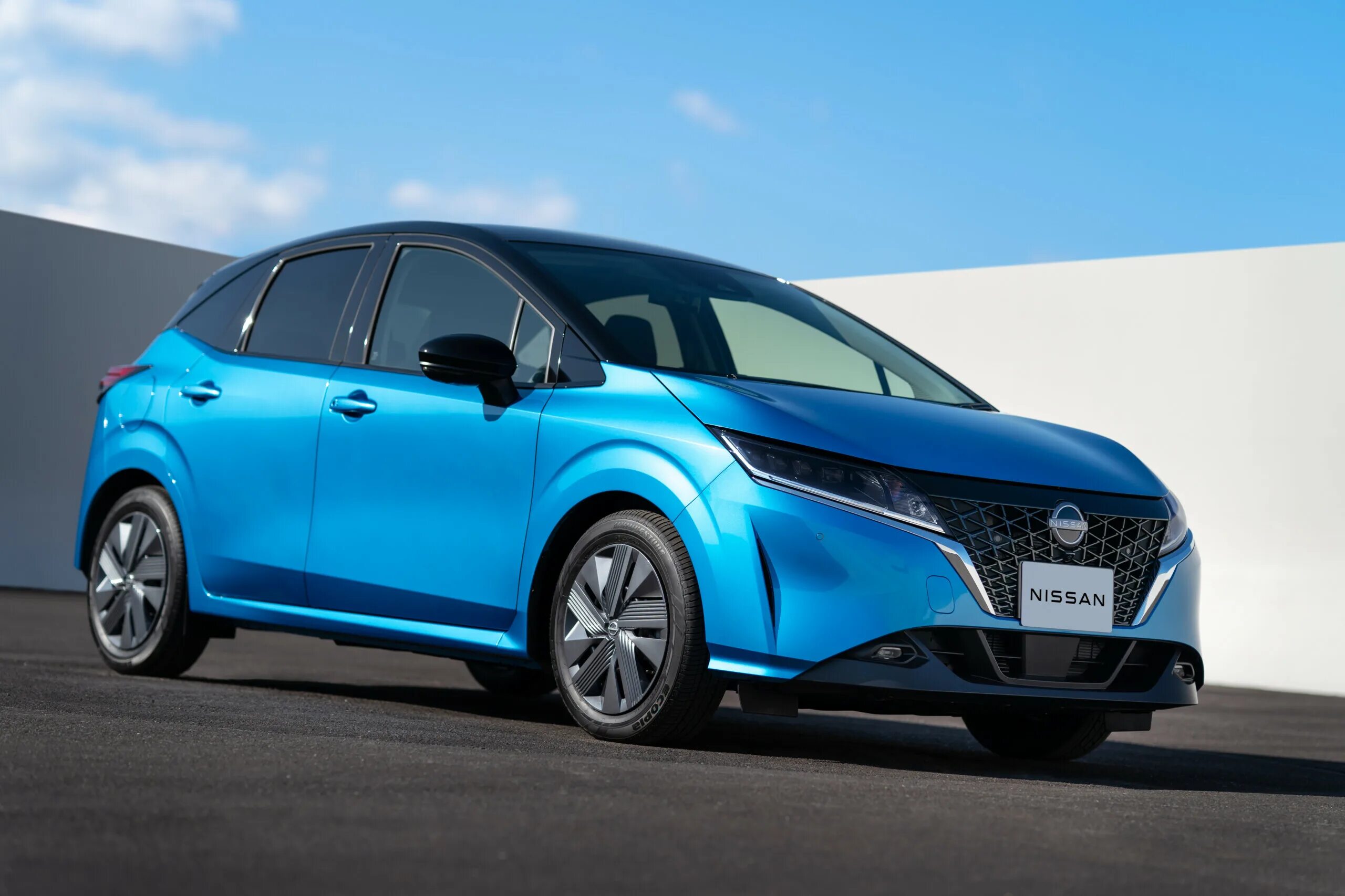 Ниссан ноут e13. Nissan note 2020 года. Nissan note 2020 года. Ниссан ноут 2 поколение. Nissan note 2020 года.