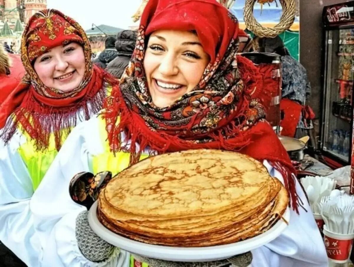 Почему ели блины на масленицу. Масленица. блины. угощения на масленицу. блинчики на масленицу. угощают блинами на масленицу.