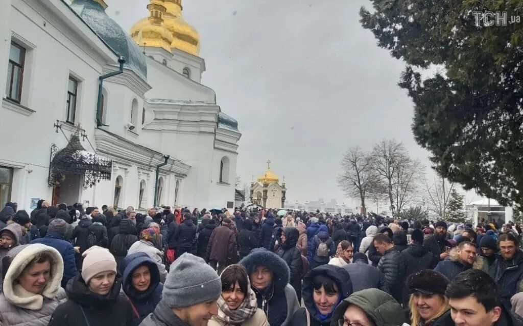 Захват киево печерской лавры. Киево-печерская лавра. Киево-печерская лавра. Киев). Христианский храм.