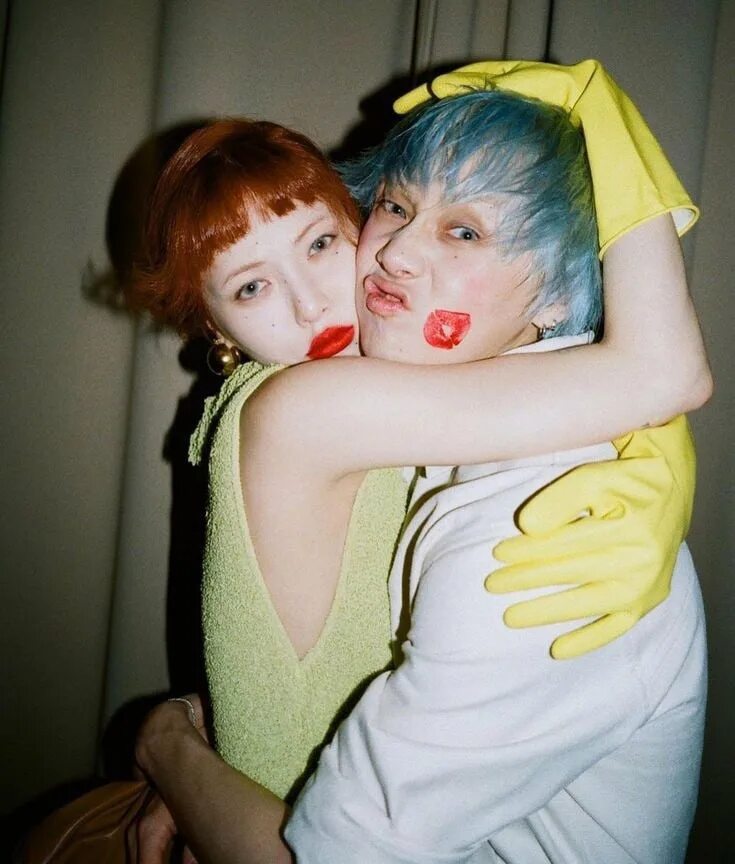 Dawn appears. Hyuna and dawn. hyuna and dawn отношения. hyuna dawn rings.