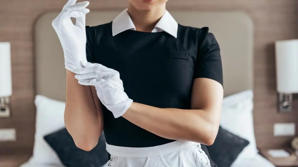 Красивые горничные в отеле. Горничная отеля. Для горничных гостиниц. Горничная в отеле. Подработка горничной.