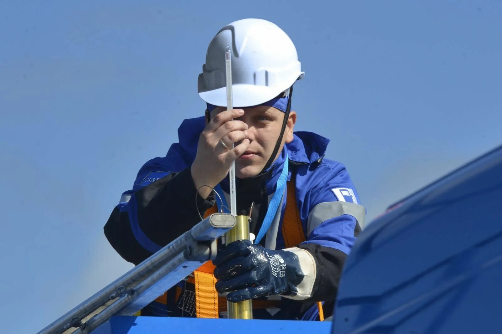 Оператор нефтепродукта. Оператор товарный транснефть. пробоотборщик. товарный оператор на нефтебазу. отборщик проб.