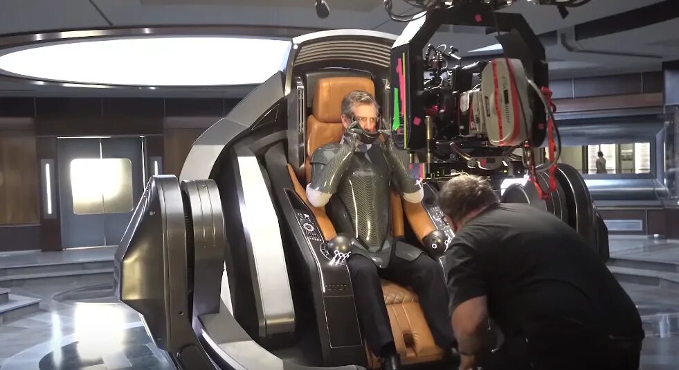 Ben Mendelsohn ready Player one. Sorrento ready Player one. Steven Spielberg's Director's Chair. Ready Player one behind the Scenes Cast. Cast scene