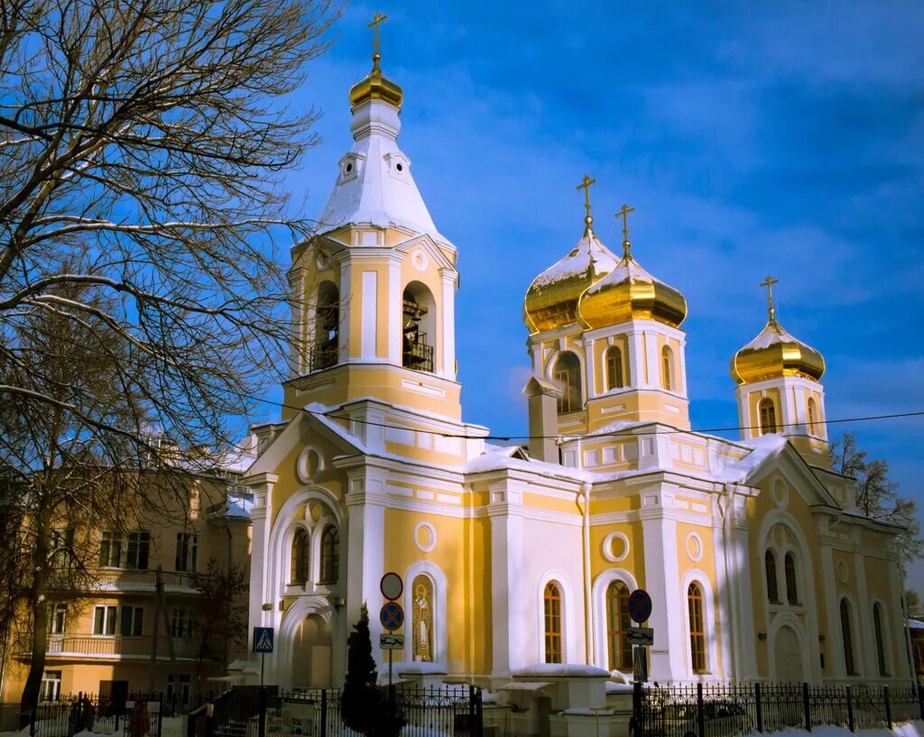 храм всех святых на соколе. храм трех святителей нижний новгород. подворье дивеево в москве. москва храм на соколе. храм в честь святителей московских нижний новгород.