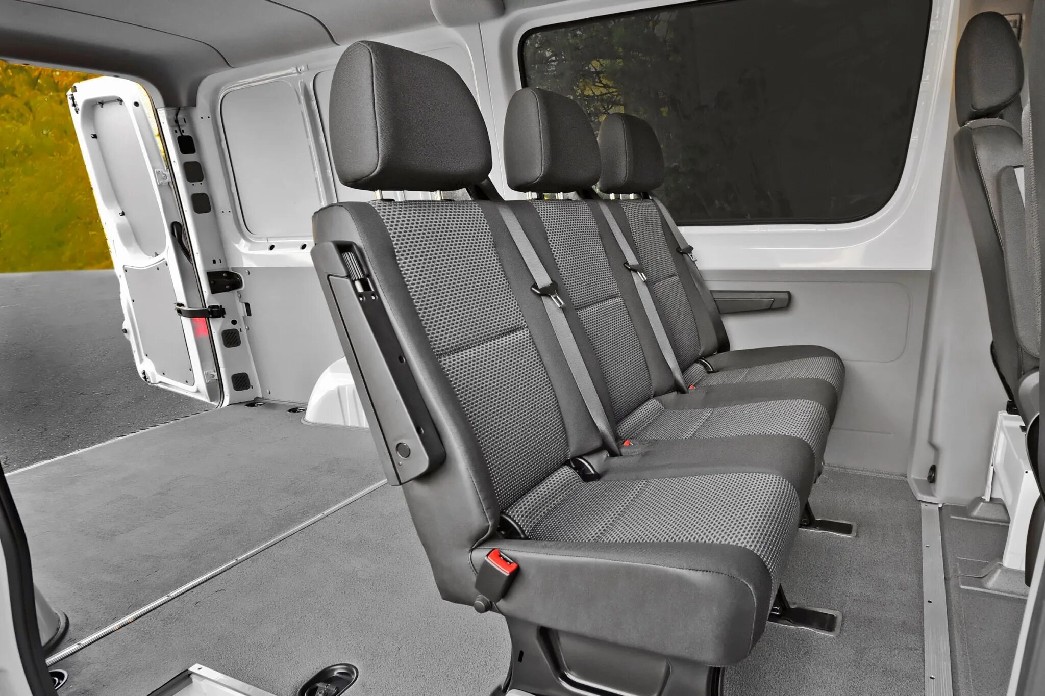 Пассажирские сидения спринтер. Mercedes-benz sprinter на 7мест. грузопассажирский фургон мерседес спринтер. кресло для мерседес спринтер. грузопассажирский фургон мерседес спринтер 907.