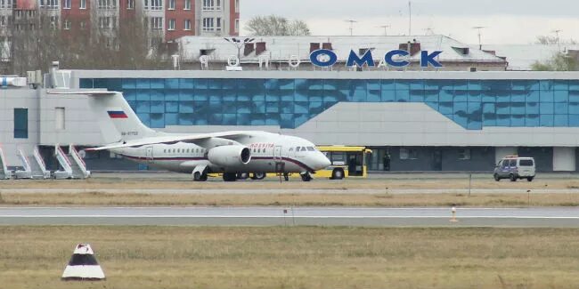 Старый аэропорт омск. Мост. Имена дм карбышева аэропорт. Омский аэропорт терминал. Новости аэропорт омск.