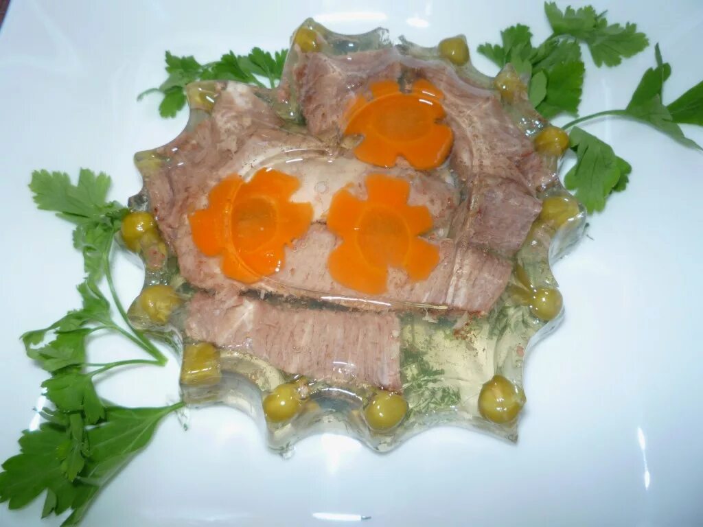 заливное из языка. заливное из мяса говядины.