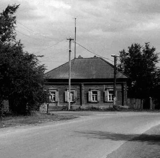 Ровное история