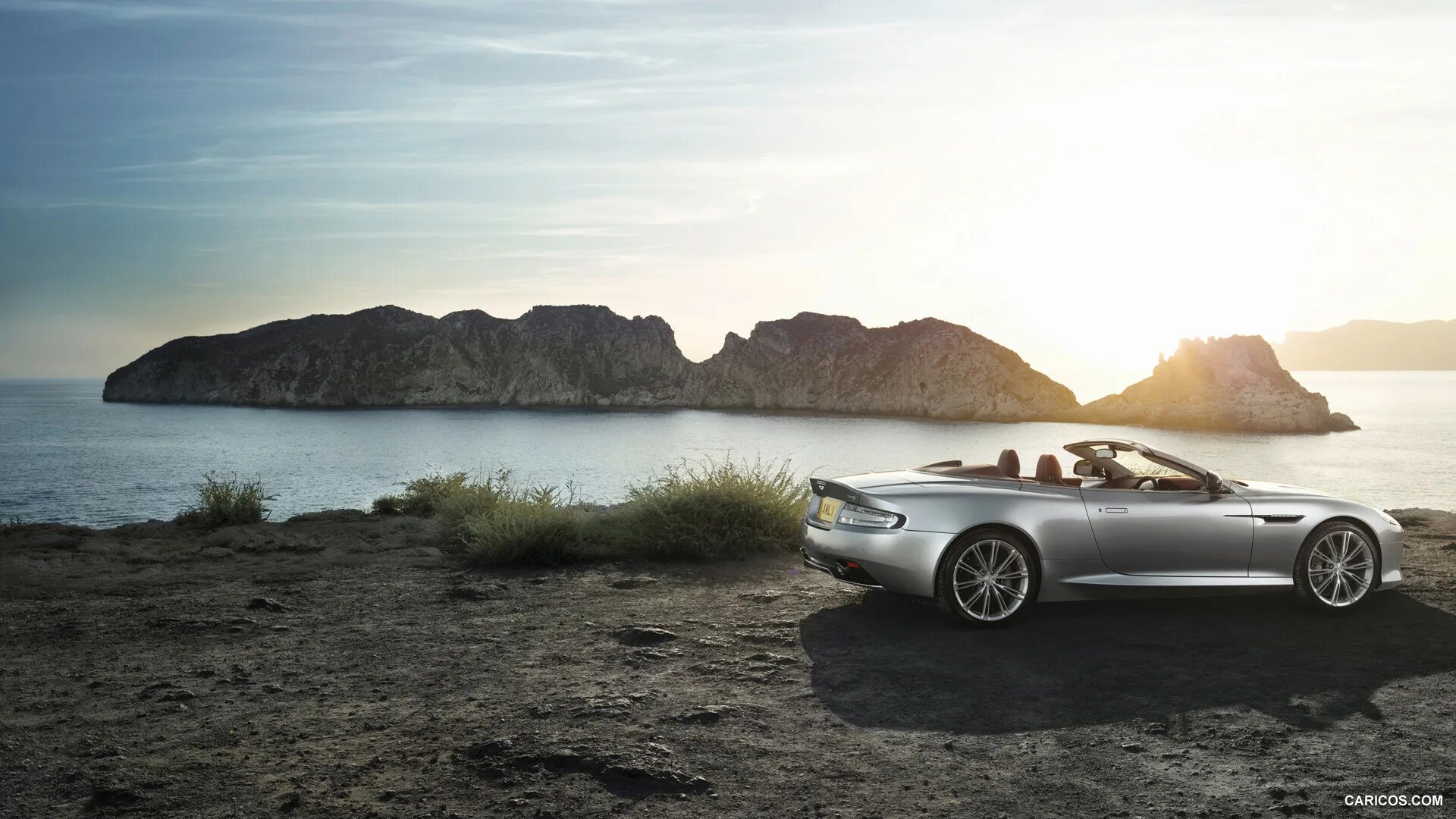 Автомобиль на побережье. Машина на фоне моря. Машина на фоне моря. Chrysler 200 convertible. Мазда 3 кабриолет.