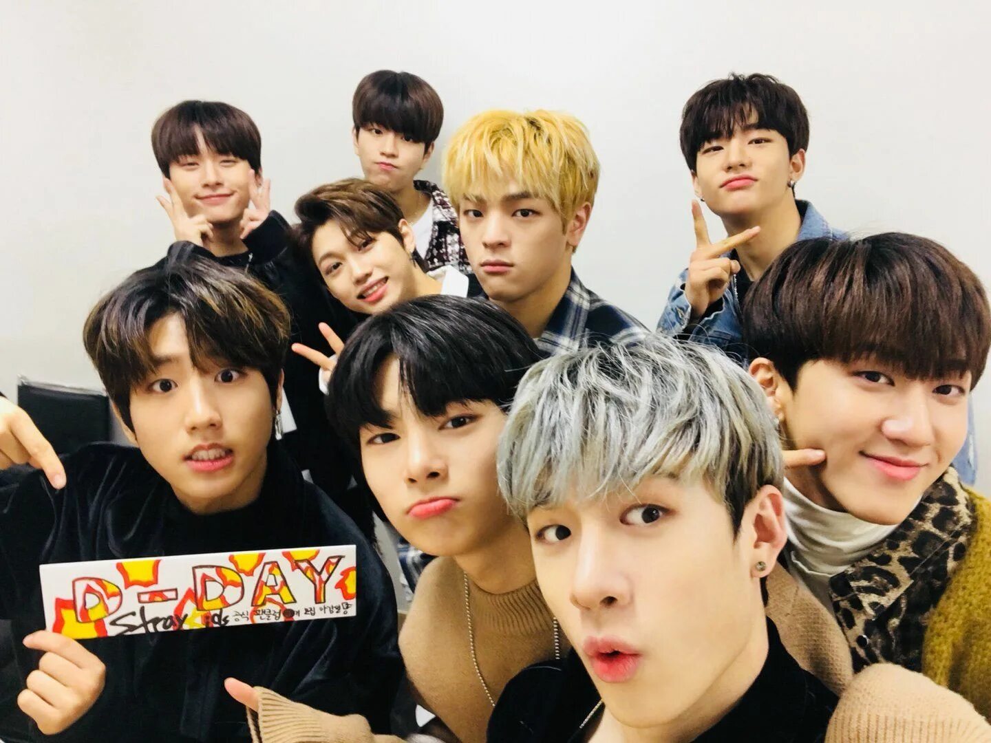 Stray Kids. Группа Stray Kids. Stray Kids дебютный. Дата дебюта СТРЕЙ Kids.