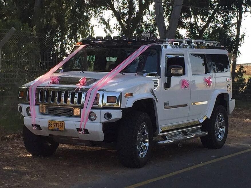 моргенштерн лимузин хаммер. Hummer h2 и девушка. машина на свадьбу хаммер. хаммер н2 сноу раннер. Hummer определение.