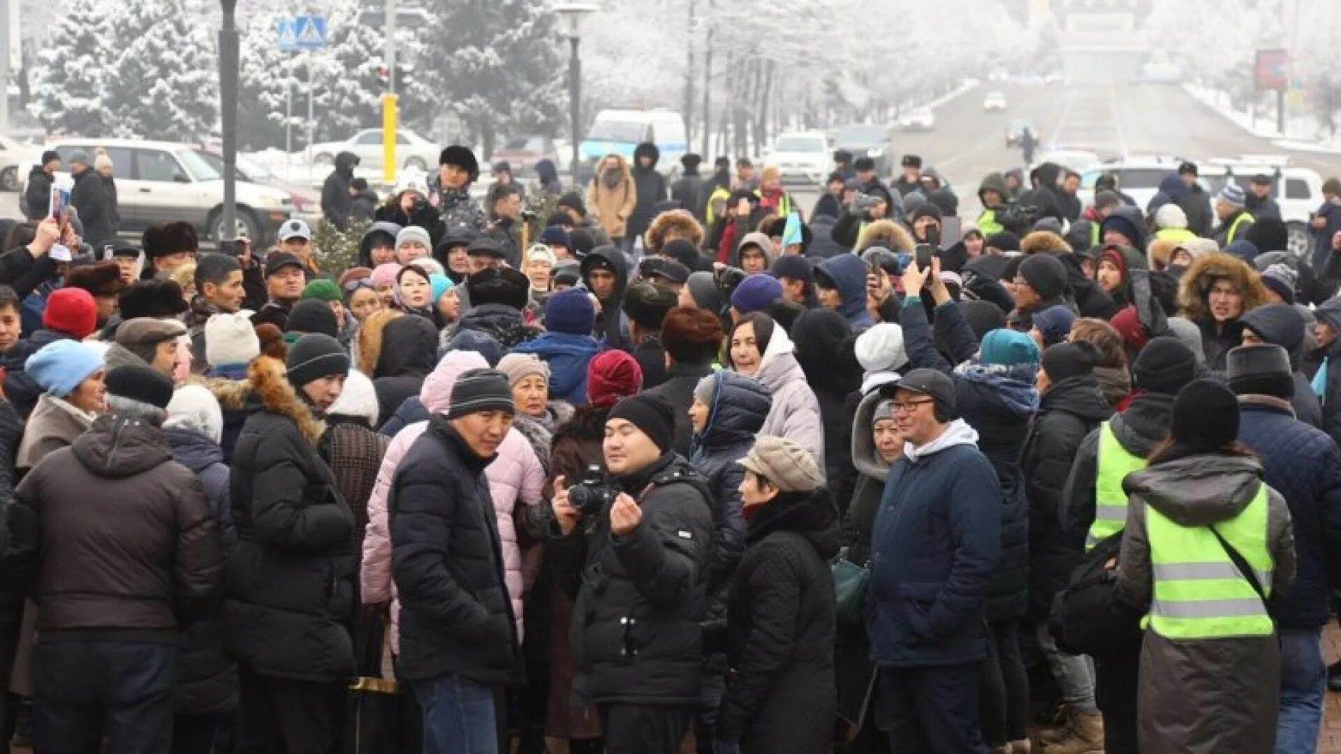 Новости казахстана на сегодня на сайте закон. Насильственное задержание человека. Митинги в казахстане задержания. Полиция казахстана фото. Новости казахстана на сегодня на сайте закон.