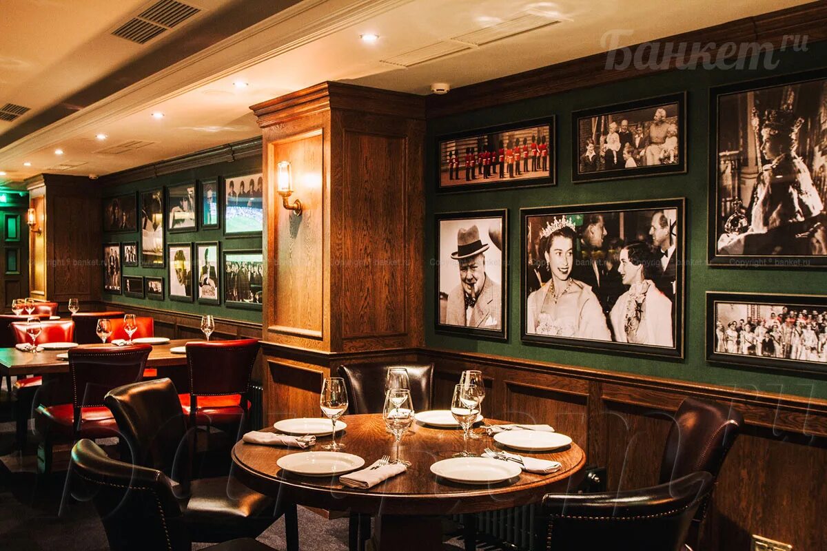 The pubs москва. Бар паб. White hart pub кузнецкий мост. Паб черный лебедь в москве. Вайт харт паб в москве неглинная.
