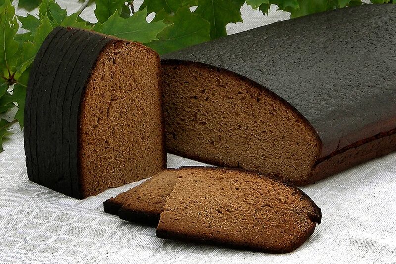 Ржаной белорусский закисной хлеб. Латышский ржаной хлеб. Латышский ржаной хлеб. Национальные сорта хлеба. Прибалтийский хлеб земниеку.