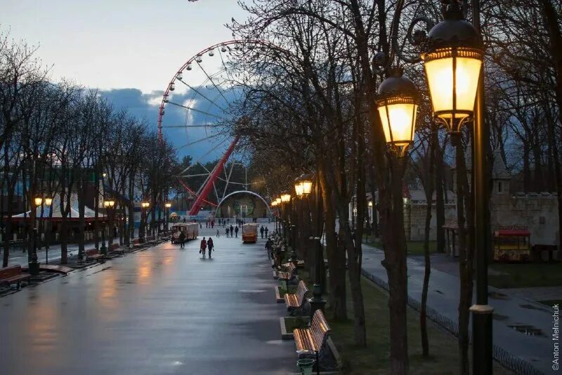 Парк горького харьков. Парк горького харьков аттракционы. Парк горького украина. Парк горького харьков. Харьков парк горького харьков.