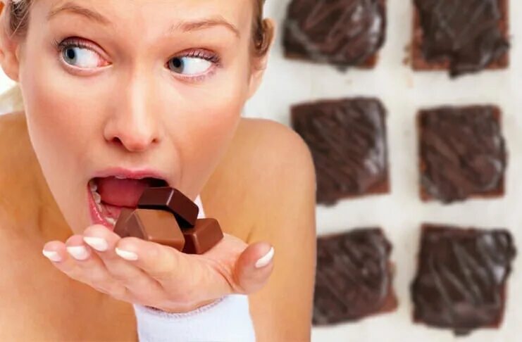 Месячные процесс. Жор в пмс. Переедание. Пмс это у женщин. Для повышения аппетита.