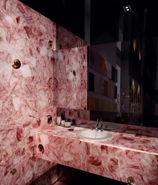 Столешница розовый камень. Розовый кварц слэб. Pink Quartz Onyx. Ванная из розового кварца. Ванна из розового мрамора.