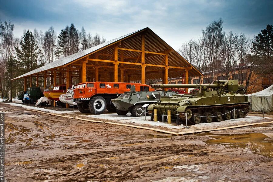 Военно технический. Военно-технический музей в Черноголовке. Музей техники в Черноголовке. Ивановское военно-технический музей. Ивановское Черноголовка музей военной техники.