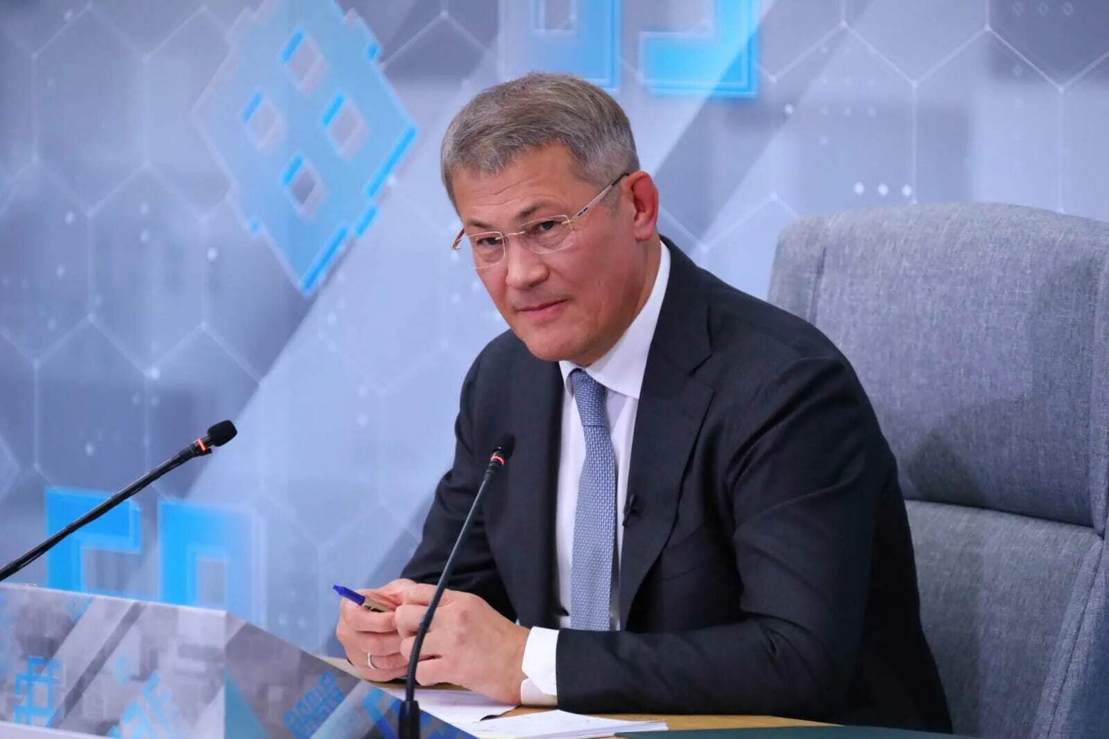 Хабиров объявил 2024 год годом. Радий хабиров. Хабиров в курултае. Хабиров объявил 2024 год годом. Хабиров данис фото.