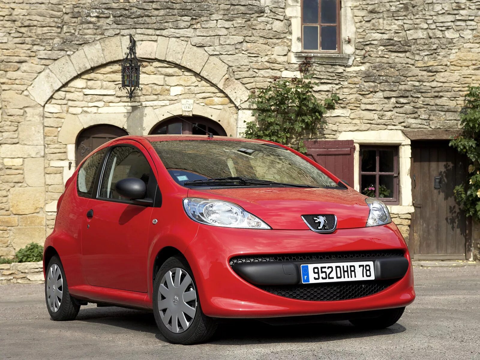 Peugeot 107. Peugeot 107 2005. Автомобили пежо 107. Пежо 107. Пежо малолитражка 107.