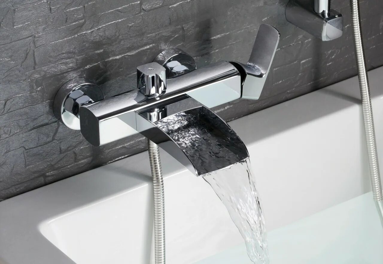 Каскадный смеситель для раковины Grohe. Фантини 51021018 смеситель. Lm4314c смеситель для ванны. Смеситель Remer с каскадным изливом.