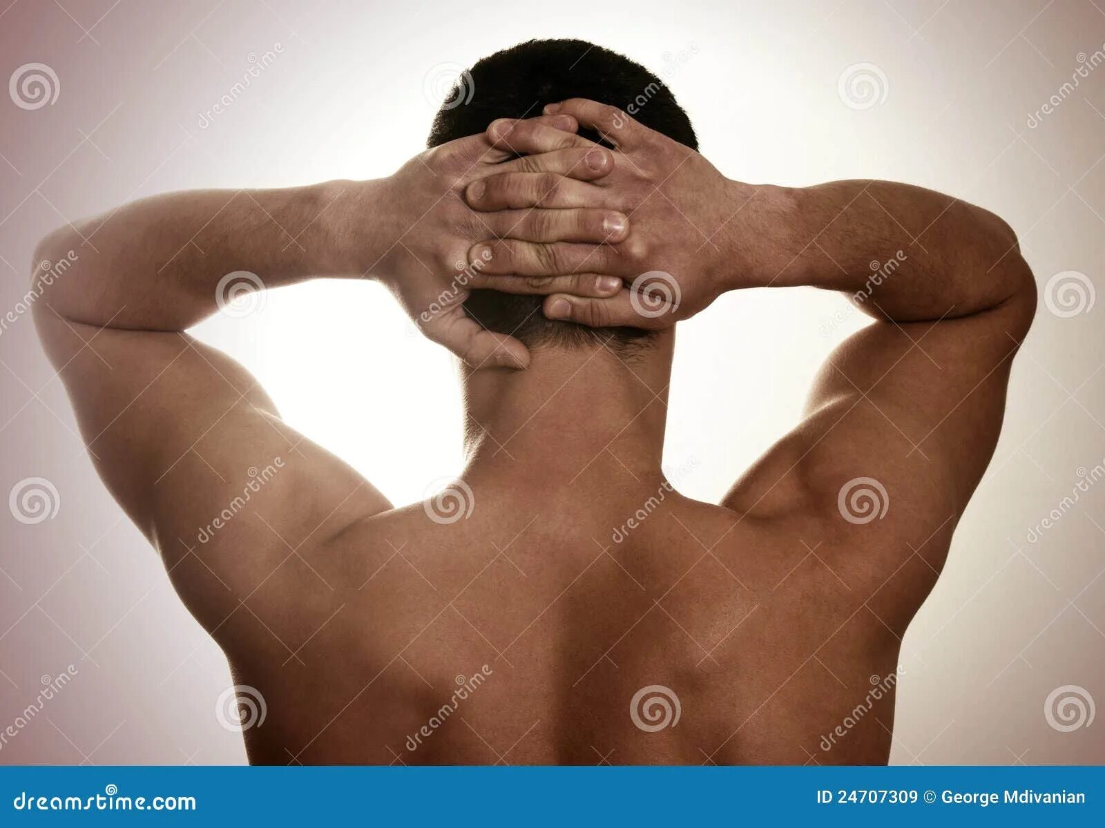 Man standing back view. Человек со спины испуган. Задний человек. Человек в задний. Задний человек.