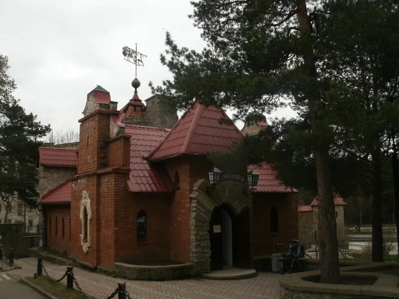 Андерсенград внутри. Андерсенград в сосновом бору. Андерсенград, сосновый бор, солнечная улица, 1. Сосновый бор сказочный город андерсенград. Детский городок в сосновом бору андерсенград.
