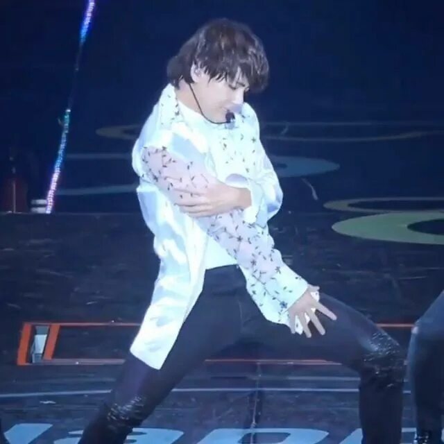 Let go бтс. Jungkook pied piper 191123. Dionysus 방탄소년단 bts 정국 직캠 #jungkook focus. Let go бтс. Let go бтс.