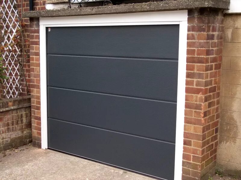 Ворота секционные гаражные alutech. L гофр. L gofr. Ворота секционные алютех м-гофр антрацит. L гофр.